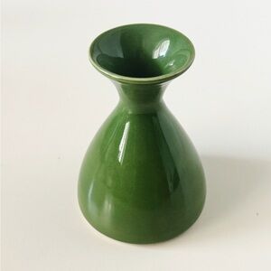 Material Good Little Shirley Vase “BASIL”